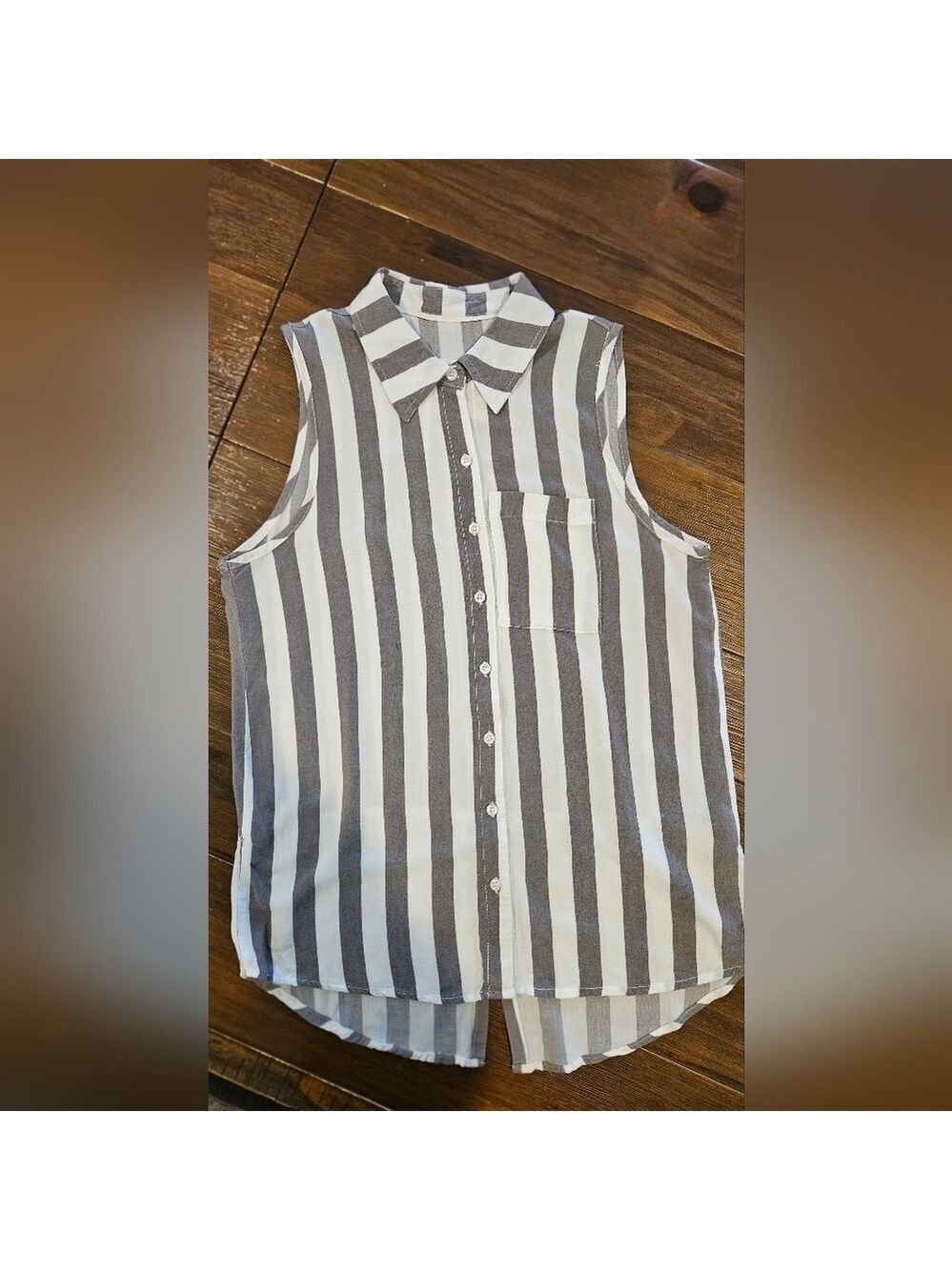 GIRL CRAZY VINTAGE BOYFRIEND SLEEVELESS BUTTON-DOWN TOP SIZE SMALL